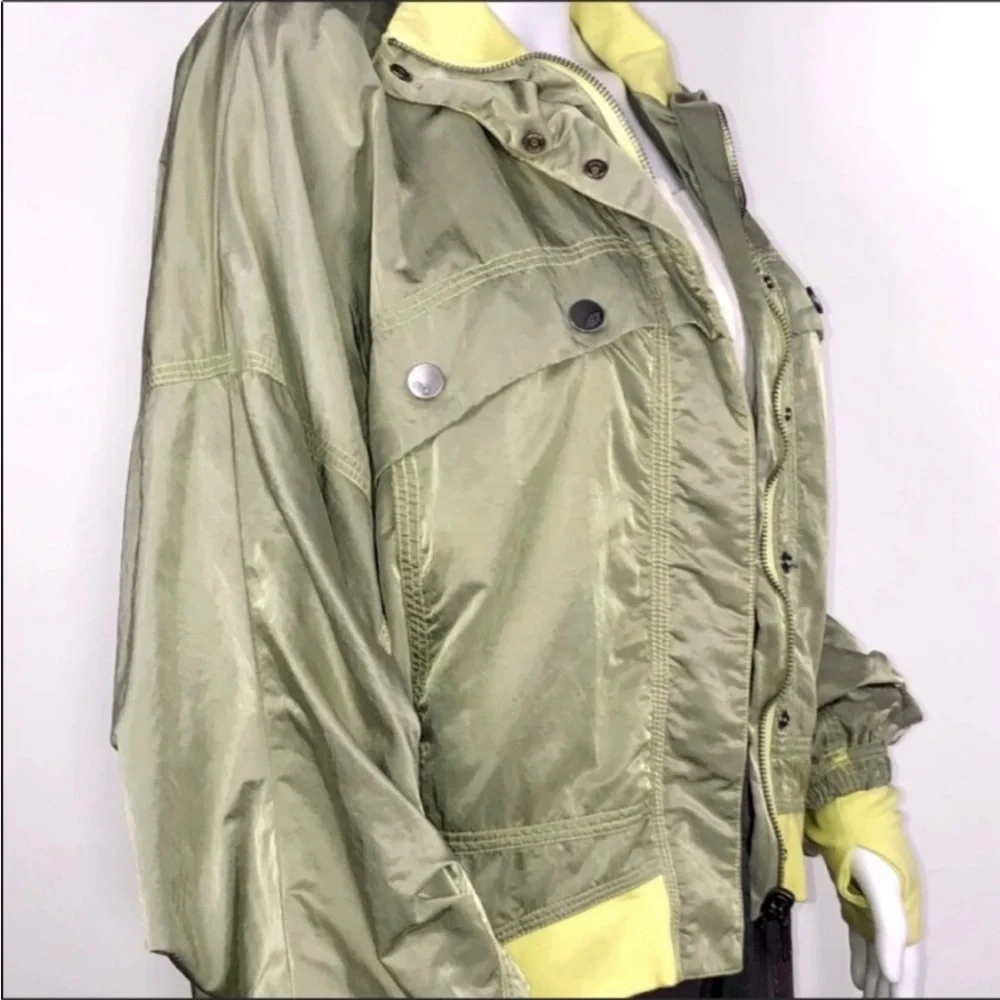 Free People Movement Olive Green &Yellow Reversible Windbreaker Opal Jacket SzXS - Picture 13 of 16